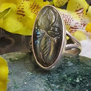 HAND-CARVED LABRADORITE RING